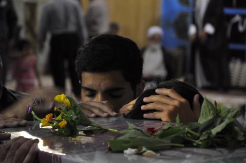  تشییع جنازه شهدای گمنام شهر ساروق